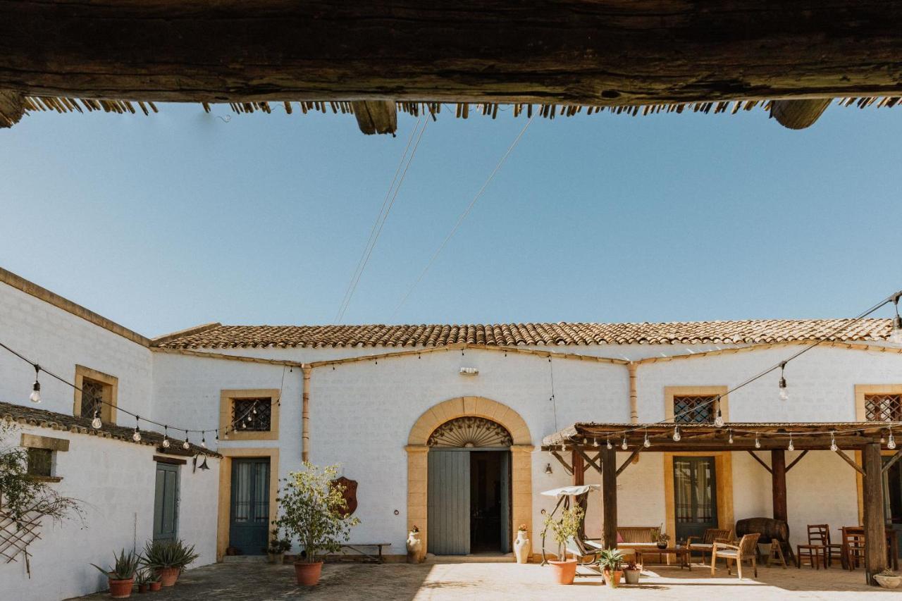 Baglio Calia Bed & Breakfast Mazara del Vallo Exterior photo