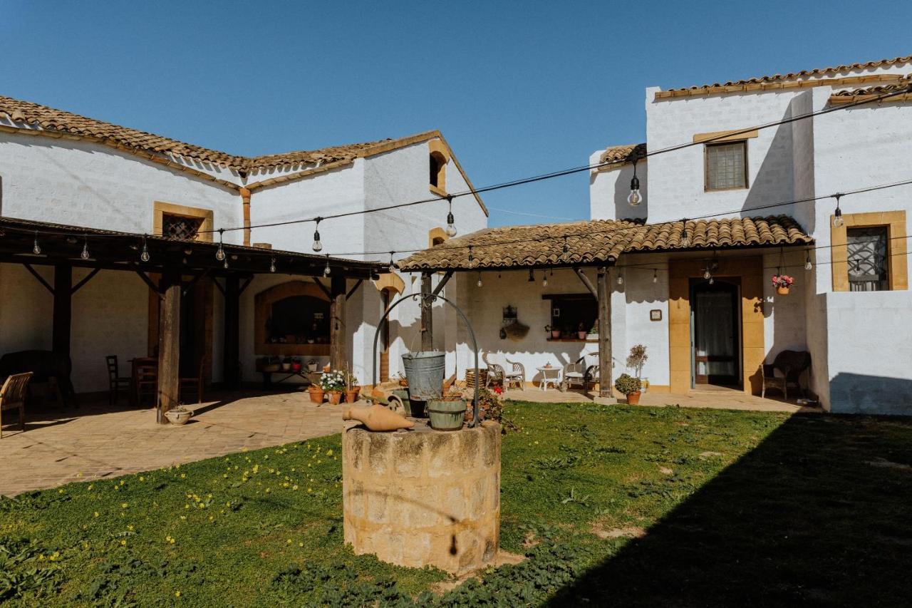 Baglio Calia Bed & Breakfast Mazara del Vallo Exterior photo