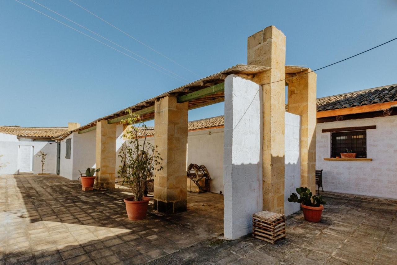 Baglio Calia Bed & Breakfast Mazara del Vallo Exterior photo