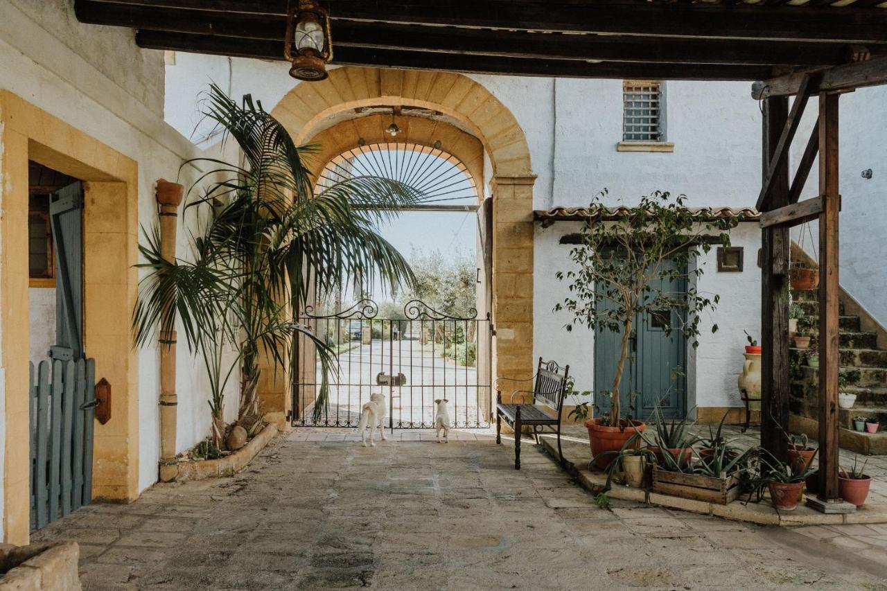 Baglio Calia Bed & Breakfast Mazara del Vallo Exterior photo